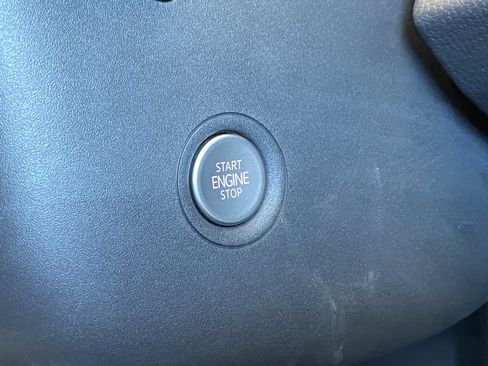 Used 2024 Volkswagen ID.4 Pro AWD/4WD image 14