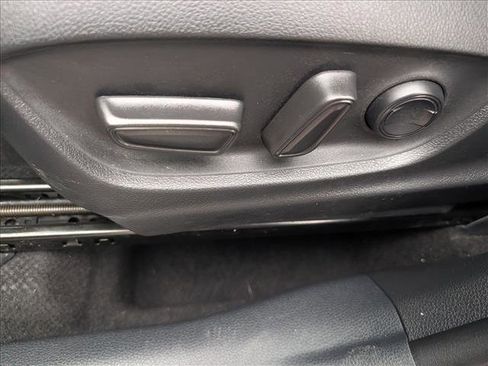 Used 2023 Toyota Corolla Cross AWD Hybrid w/ Convenience Package image 29