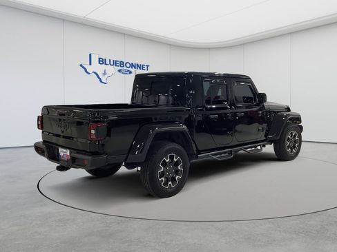 Used 2025 Jeep Gladiator Sport w/ Premium Package AWD/4WD image 5