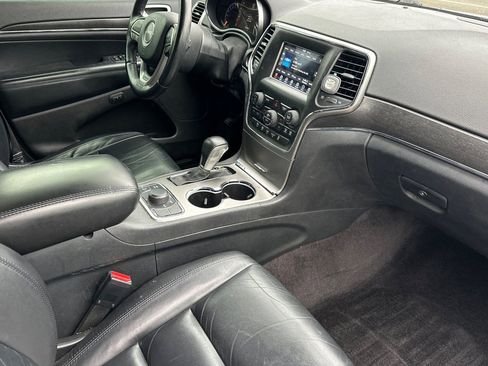 Used 2018 Jeep Grand Cherokee Limited image 19
