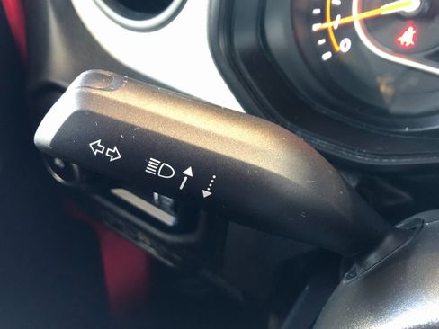 Used 2024 Jeep Wrangler Sport S image 34