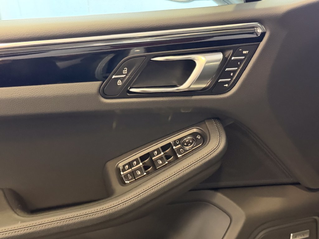 New 2026 Porsche Macan AWD/4WD image 14