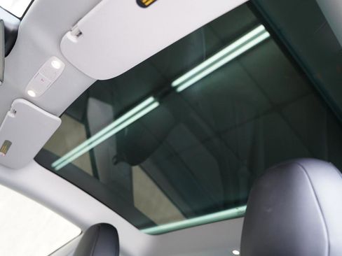 Used 2022 Tesla Model 3 Performance image 23