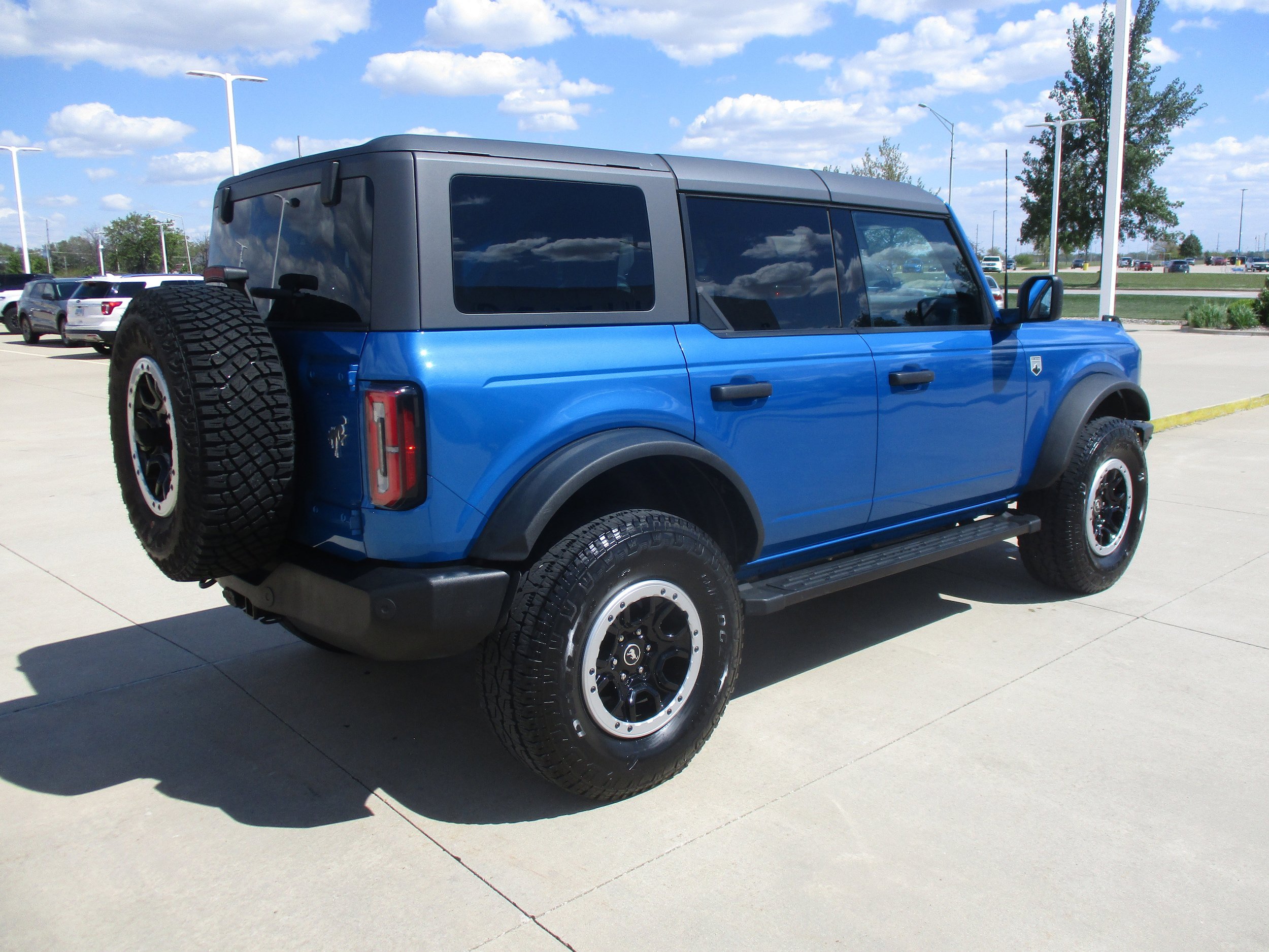 Used 2023 Ford Bronco Big Bend w/ Sasquatch Package AWD/4WD image 7