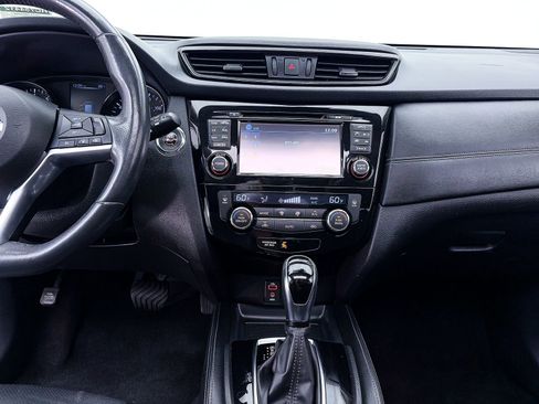 Used 2017 Nissan Rogue SL w/ SL Premium Package AWD/4WD image 7