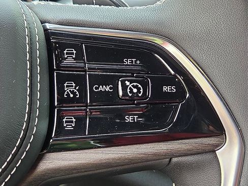 New 2025 Jeep Grand Cherokee L Overland w/ Rear Seat Video Group I image 17