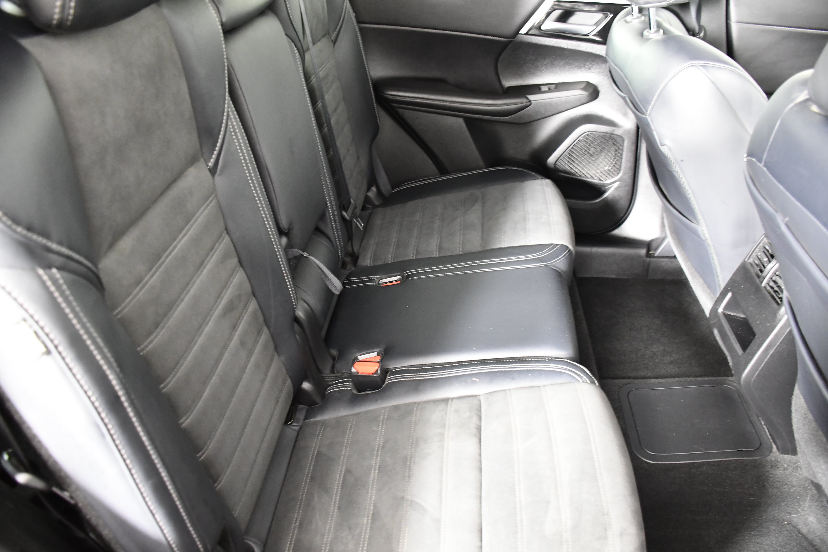 Used 2025 Mitsubishi Outlander SE AWD/4WD image 42