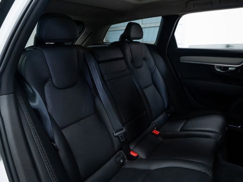 Used 2017 Volvo V90 T6 Cross Country image 22