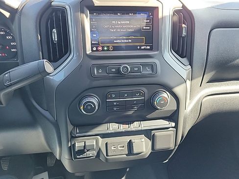 Used 2023 Chevrolet Silverado 2500 Custom w/ Custom Value Package image 10