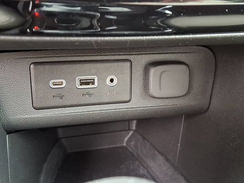Used 2023 Buick Encore GX Preferred w/ Cold Weather Comfort Package AWD/4WD image 30