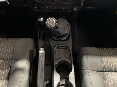 Used 2012 Jeep Wrangler Unlimited Sahara w/ Max Tow Pkg AWD/4WD image 16