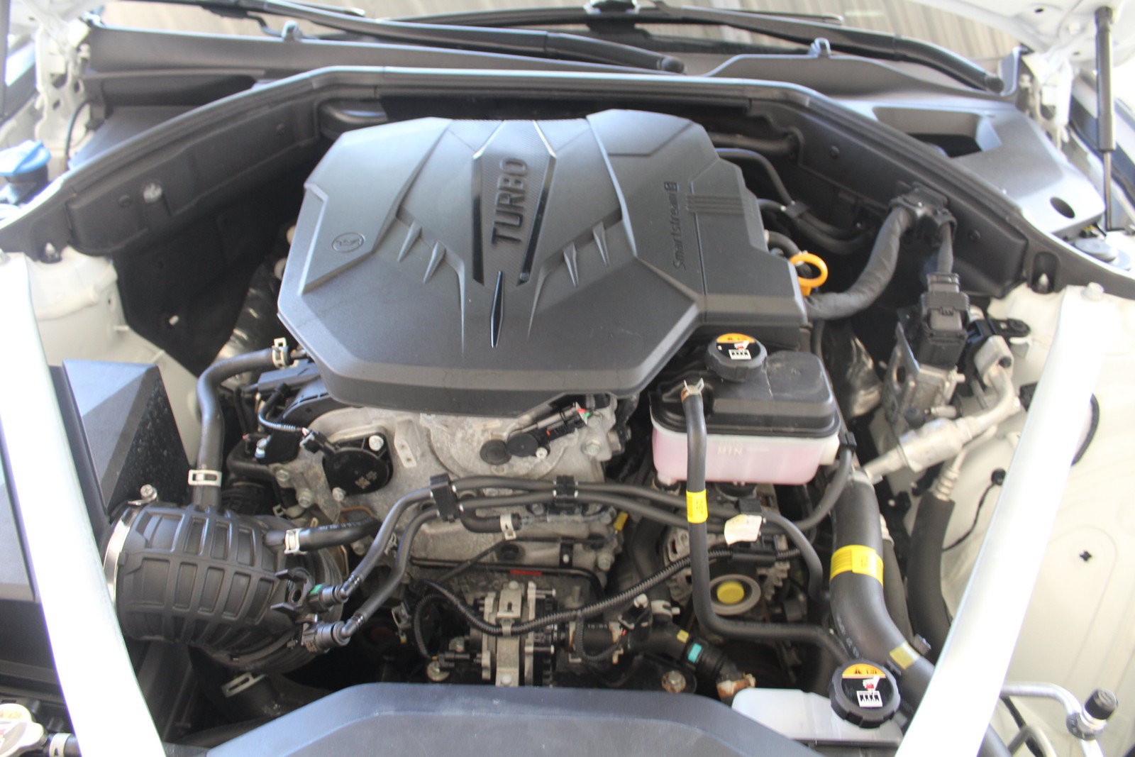 Used 2025 Genesis G70 2.5T RWD image 19