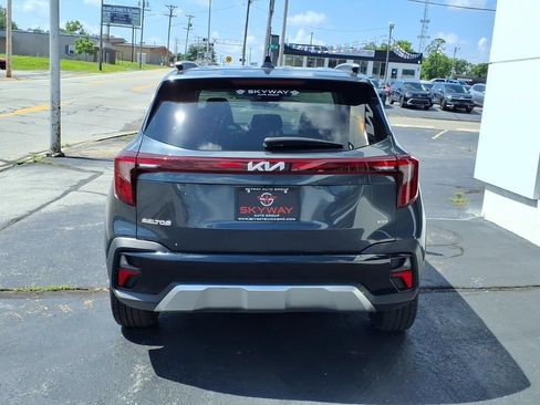 Used 2024 Kia Seltos EX AWD/4WD image 5