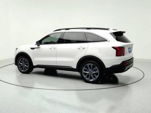 Certified 2022 Kia Sorento X-Line EX AWD/4WD image 3