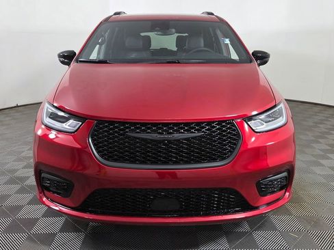 New 2026 Chrysler Pacifica Select image 2