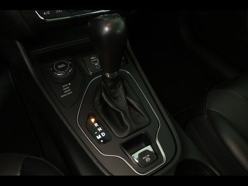 Used 2022 Jeep Cherokee Latitude Lux w/ Sun & Sound Group image 28