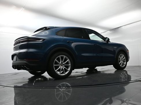 Used 2025 Porsche Cayenne E-Hybrid Coupe image 54