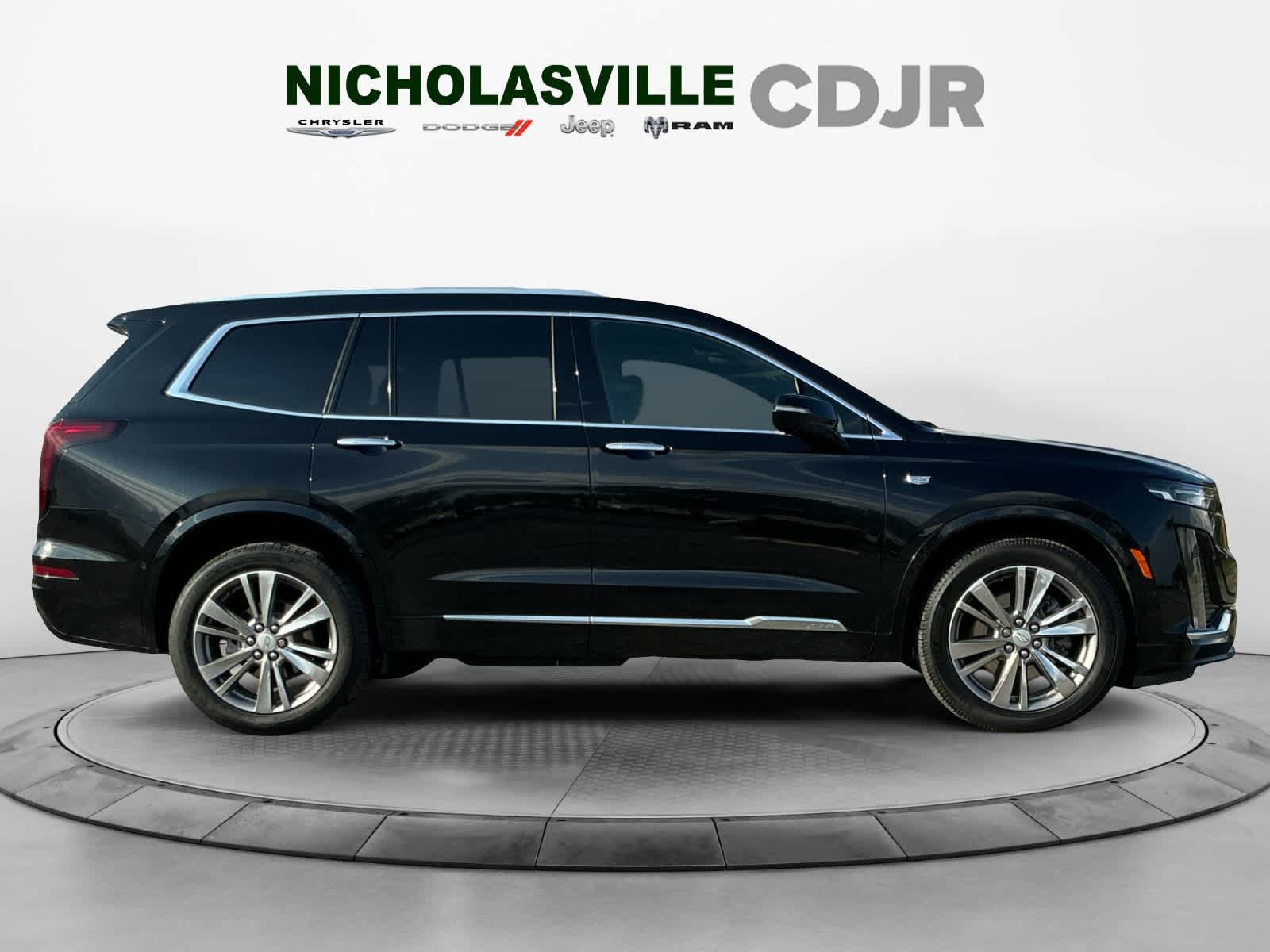 Used 2024 Cadillac XT6 Premium Luxury w/ Technology Package AWD/4WD image 6