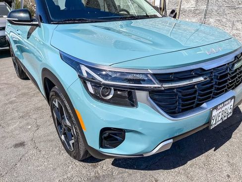 Certified 2025 Kia Seltos S FWD image 3