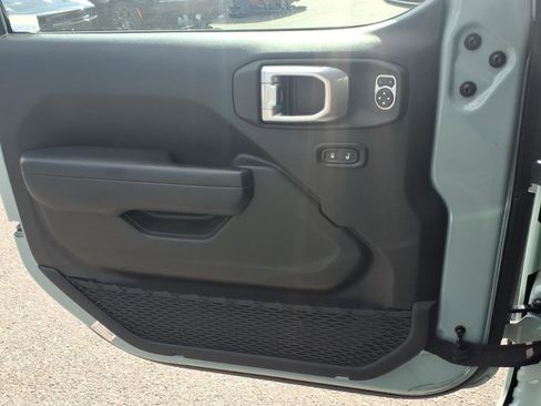 Used 2023 Jeep Wrangler Unlimited w/ Cold Weather Group AWD/4WD image 25