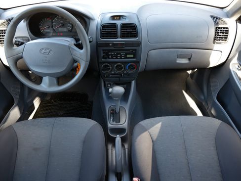 Used 2005 Hyundai Accent GLS image 2