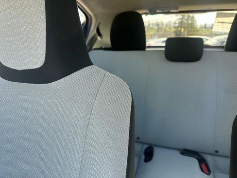 Used 2016 Toyota Prius C One image 11