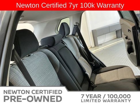 Used 2021 Nissan Rogue S FWD image 17