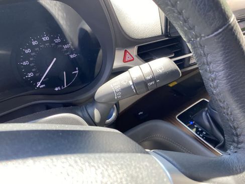 Used 2022 Toyota Sienna XLE w/ XLE Plus Package FWD image 23