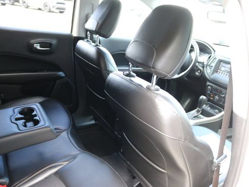 Used 2020 Jeep Compass Latitude w/ Popular Equipment Group FWD image 18