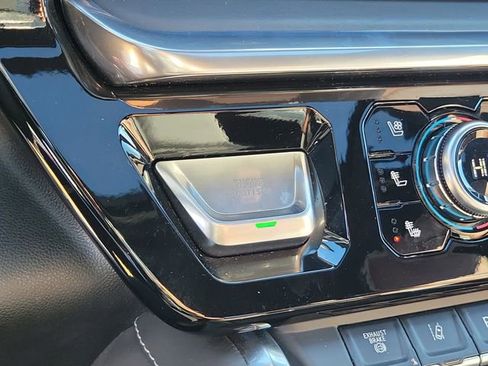 Certified 2024 GMC Sierra 2500 Denali Ultimate image 34