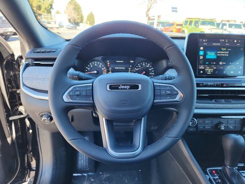 New 2026 Jeep Compass Latitude image 9