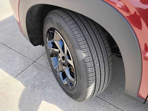 Used 2025 Chevrolet Trax LT w/ LT Convenience Package image 24