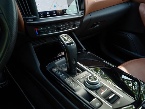 Used 2022 Maserati Levante Modena image 26