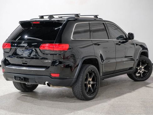 Used 2017 Jeep Grand Cherokee Limited image 6