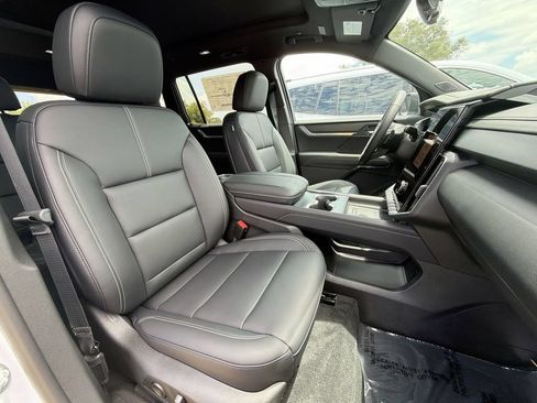 New 2026 GMC Acadia Elevation w/ Elevation Premium Package FWD image 13