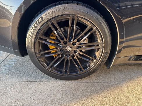 Used 2016 Porsche Panamera 4 image 6