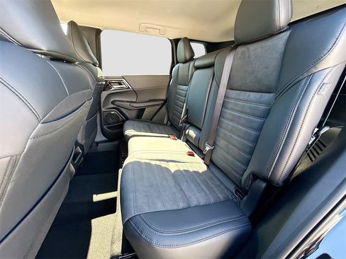 New 2026 Mitsubishi Outlander SE image 25