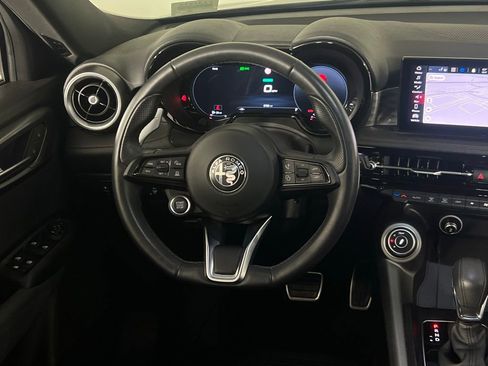 Used 2024 Alfa Romeo Tonale Veloce w/ Premium Interior Package image 14