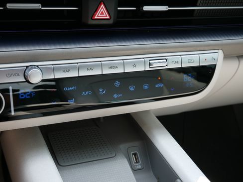 Certified 2023 Hyundai Ioniq 6 SEL RWD image 21