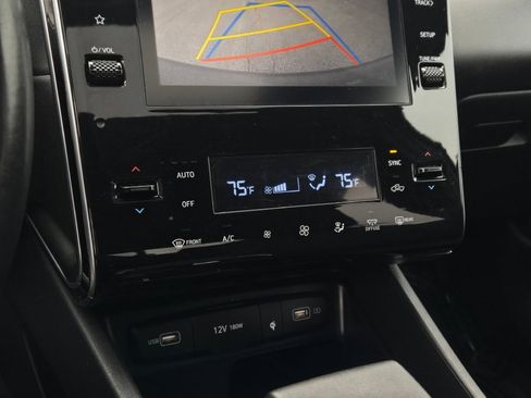 Used 2022 Hyundai Santa Cruz SEL Premium image 25