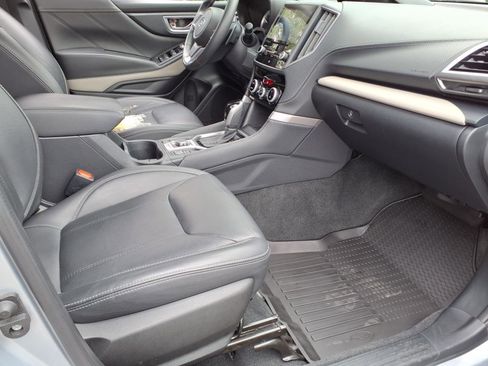 Certified 2022 Subaru Forester Limited image 9