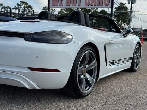 Used 2024 Porsche 718 Boxster w/ Sportdesign Package image 23