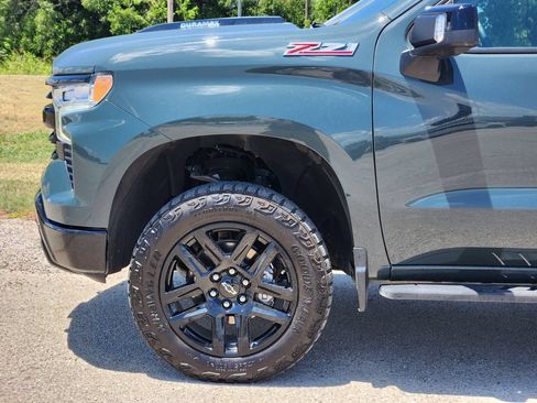 Used 2025 Chevrolet Silverado 1500 LT Trail Boss w/ LT Trail Boss Premium Package AWD/4WD image 8