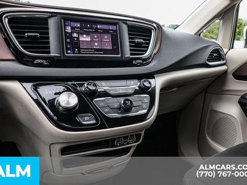 Used 2023 Chrysler Voyager LX FWD image 36