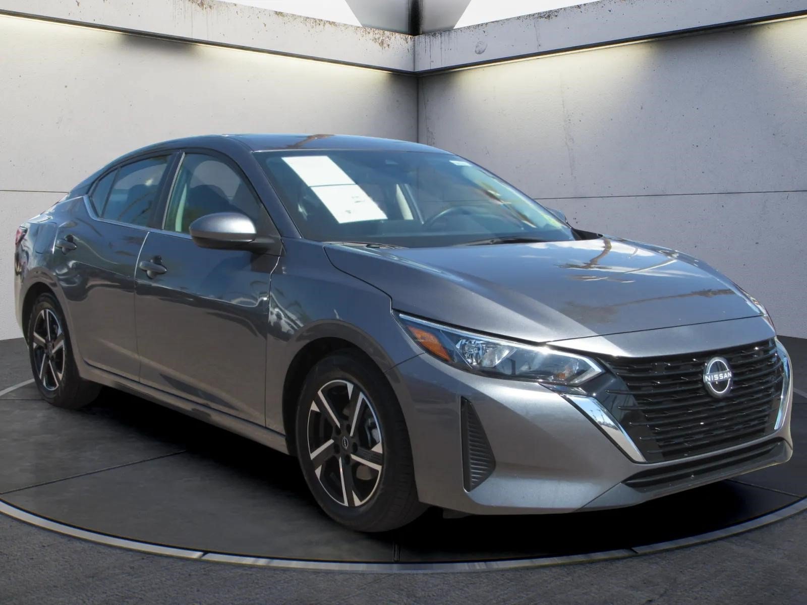 Used 2024 Nissan Sentra SV FWD image 2