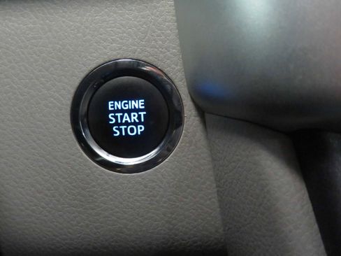 Used 2014 Toyota Highlander Limited image 45