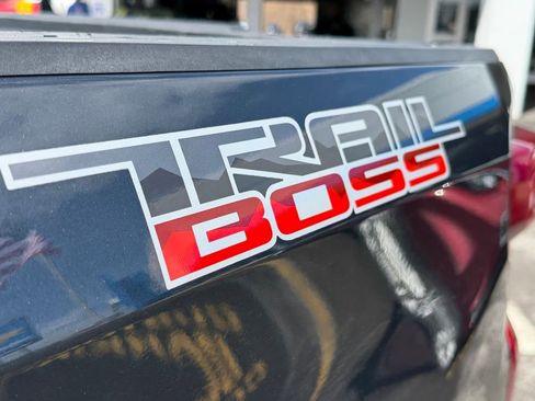 Used 2019 Chevrolet Silverado 1500 Custom Trail Boss w/ Custom Convenience Package AWD/4WD image 9