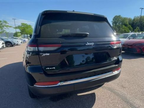 Used 2025 Jeep Grand Cherokee Limited AWD/4WD image 3