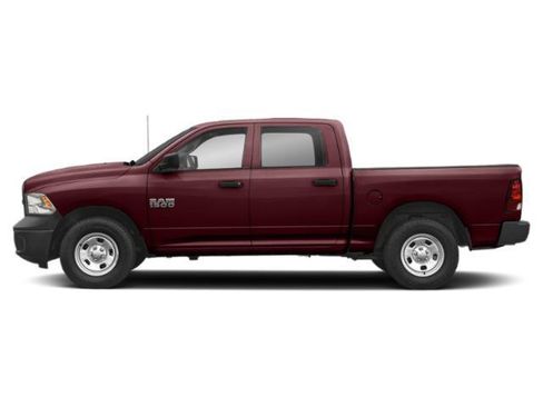 Used 2018 RAM 1500 Express w/ Express Value Package RWD image 3