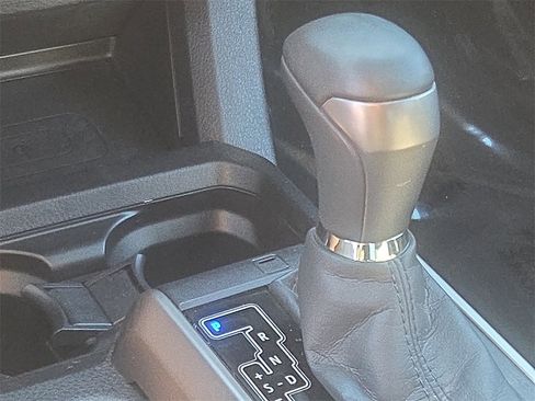 Used 2022 Toyota Tacoma Limited image 26